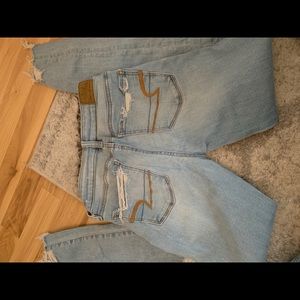 American eagle ripped jeans light wash